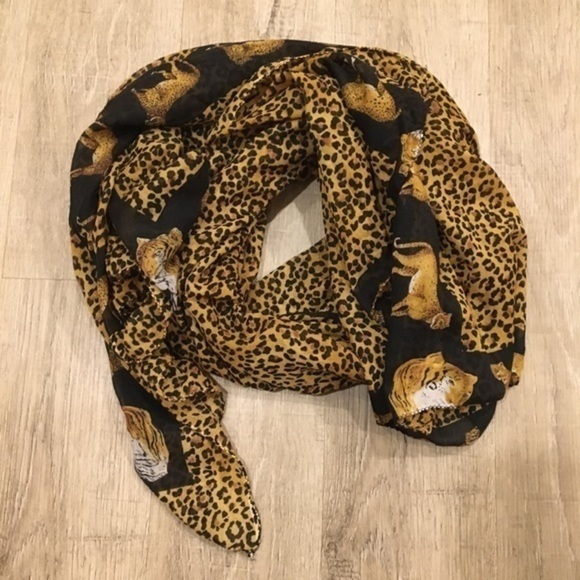 Cheetah Animal Print Oblong Lightweight Scarf NWOT - Picture 2 of 7